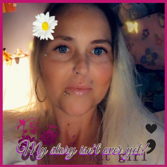 Meet your Posher, April - Picture 1 of 1